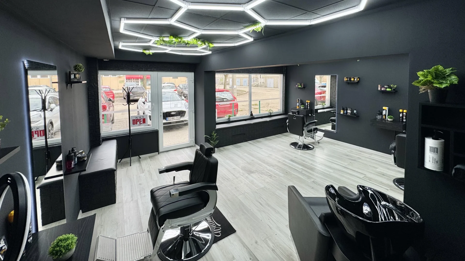 Barber munkaállomások a Neo Barber Tatabánya szalonban